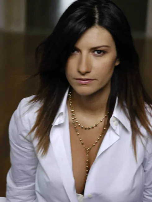 laura pausini look scialbo1