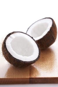 article new ehow images a07 p2 sg make coconut glycerin soap 800x800