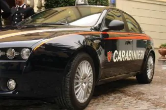 xl43 carabinieri auto 120324073331 medium.jpg.pagespeed.ic .UI98L4jmDH