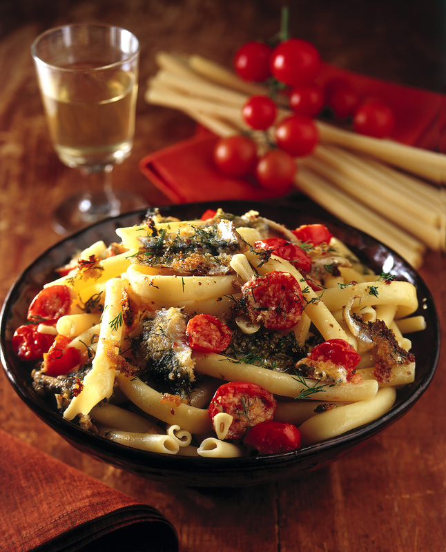 piatto pronto ziti pomodori ciliegia bicchiere