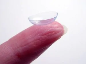 article new ehow images a07 eu fh clean residue off contact lenses 800x800