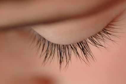 article new ehow images a04 d0 ou do eyelashes grow back 800x8001