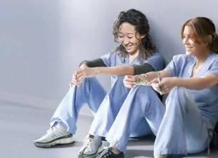 Sandra Oh ed Ellen Pompeo,protagoniste di Grey's Anatomy