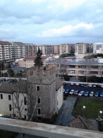 torre medievale zona lucio sestio roma