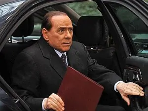 Berlusconi macchina Xin 400x300