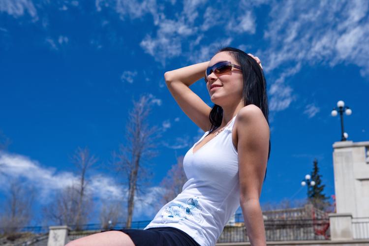 37701259 sunning