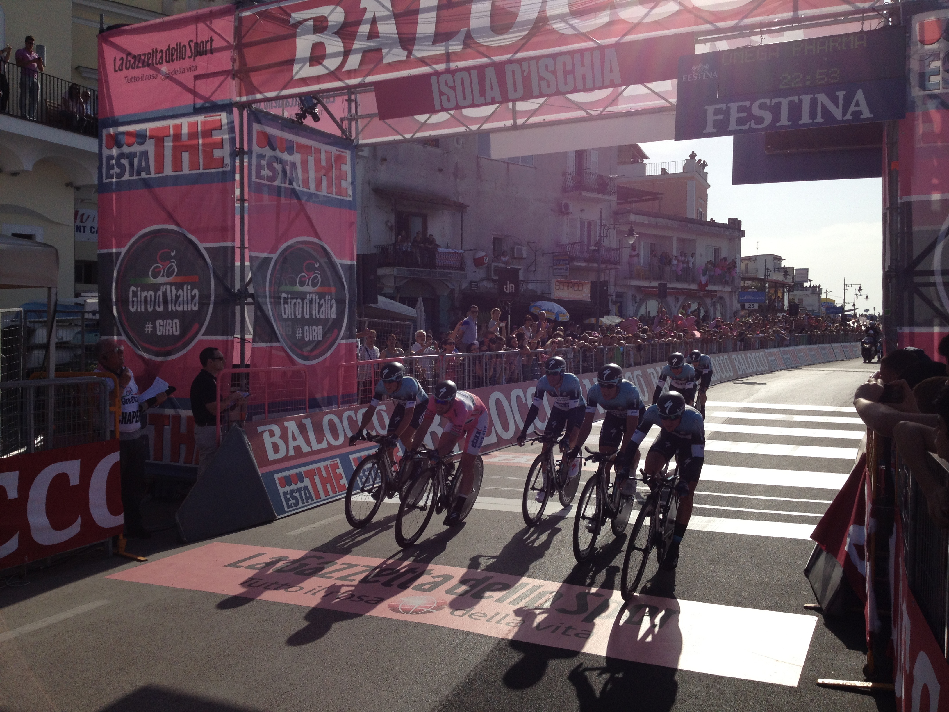 arrivo team sky e maglia rosa
