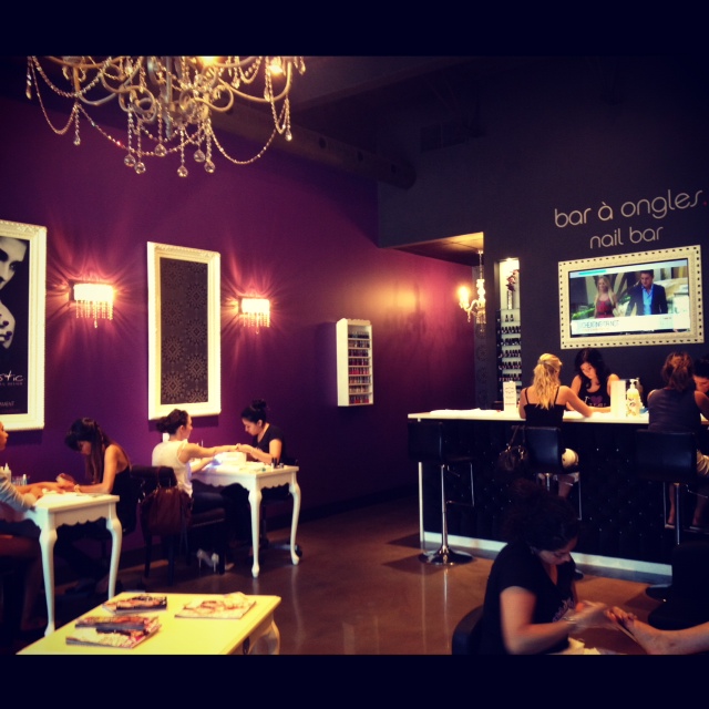 Nail Bar