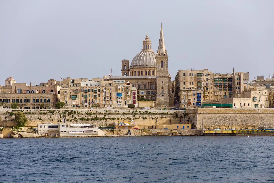 lingue di Malta