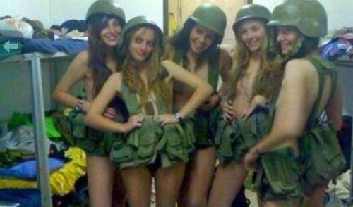 soldatesse israeliane nude la foto impazza su facebook