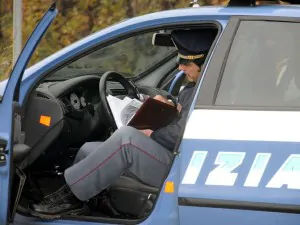 polizia stradale volante