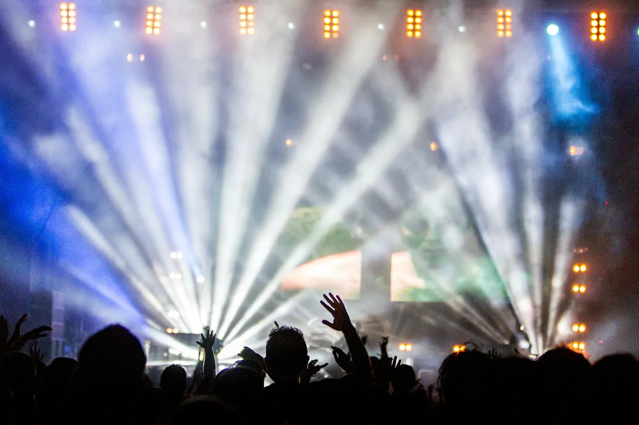cambiare la data di un concerto