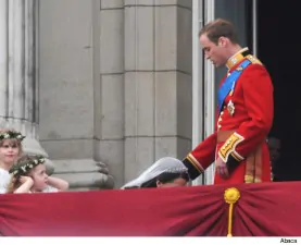 kate middleton prince william wedding balcony.jpg.pagespeed.ce .DcZsXR UWi