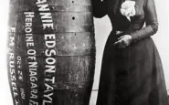 Annie Edison Taylor la prima persona a sopravvivere alle cascate del Niagara in un barile 1901