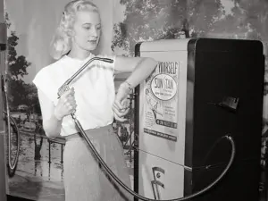 Distributore Automatico della Suntan 1949