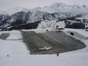 670x502xCourchevel Airport France1.jpg.pagespeed.ic .5JEwOfMJlm1