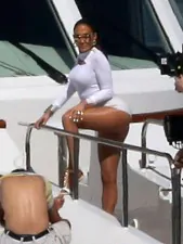 Jennifer Lopez Hot In White Shorts On A Yacht 03 720x960
