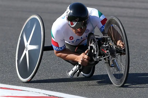 Alex-Zanardi-medaglia-d-oro-paralimpiadi-handbike_620x410