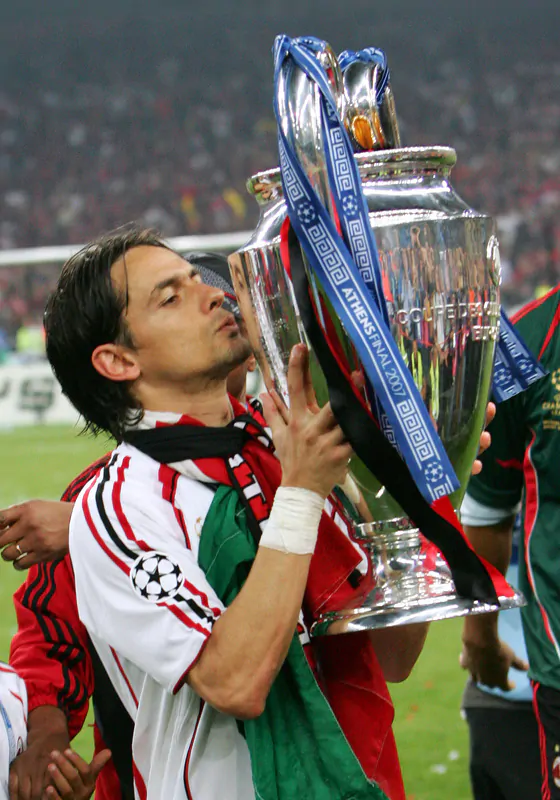 AC Milan's forward Filippo Inzaghi kisse