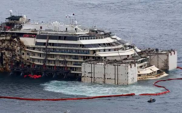 Costa Concordia prepared for dismantling