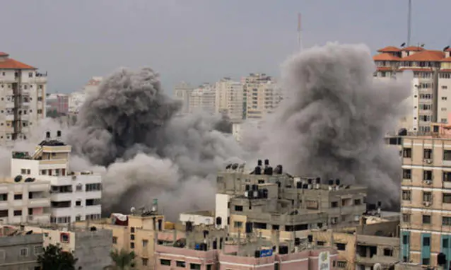 Il-fumo-dei-missili-sulla-striscia-di-Gaza_h_partb