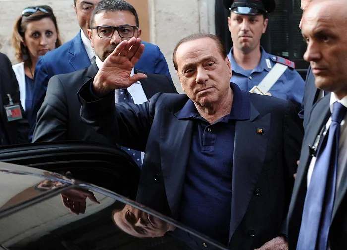 Silvio Berlusconi esce dalla riunione con i Gruppi parlamentari di Forza Italia