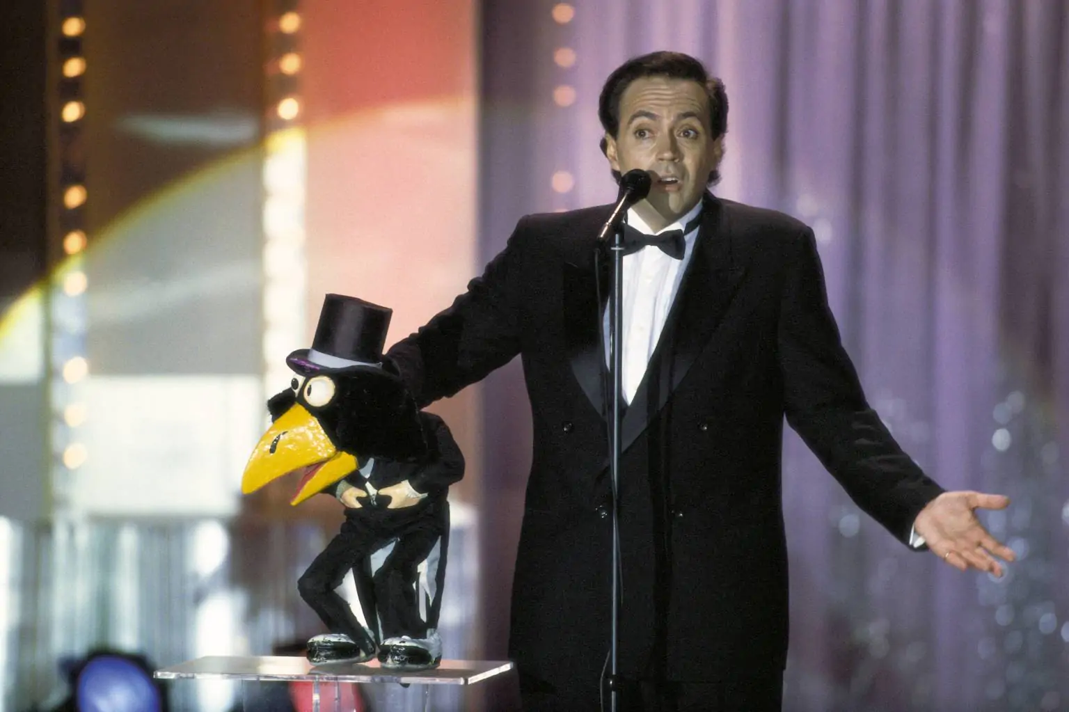 Performance of the humorist José Luis Moreno With one of his puppets