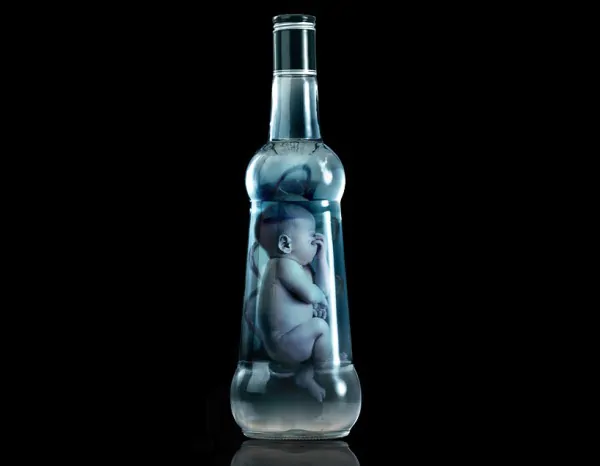 fabricas too young to drink campaign cautions alcohol during pregnancy designboom 01 e1410454869639
