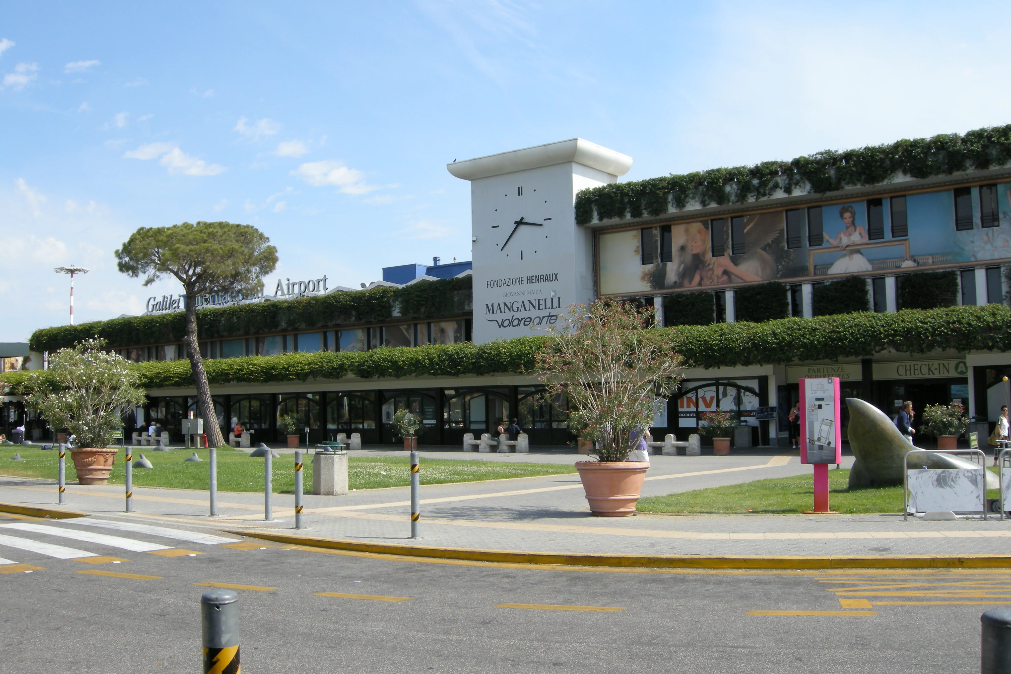 Pisa_International_Airport_Galileo_Galilei,_Italy