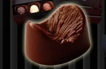 puro cioccolato a forma di ano