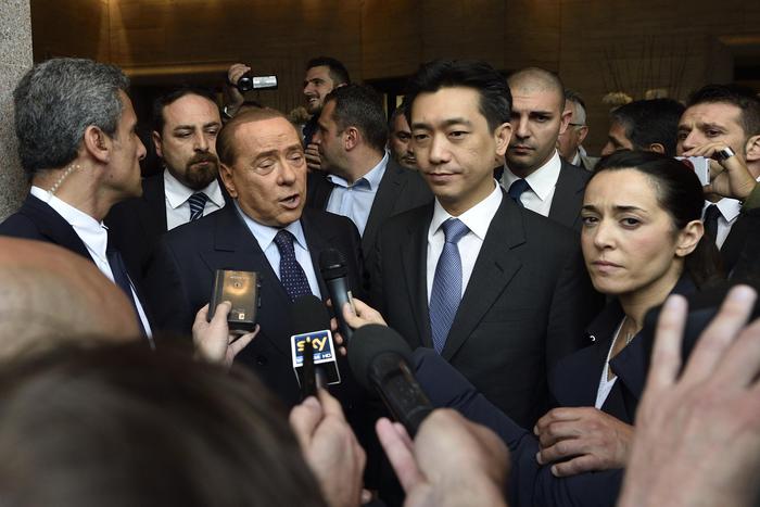 Calcio: Berlusconi, Mr.Bee una persona assolutamente seria dt