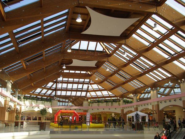 Centro Commerciale La Corte Lombarda aperto 2 giugno 2015