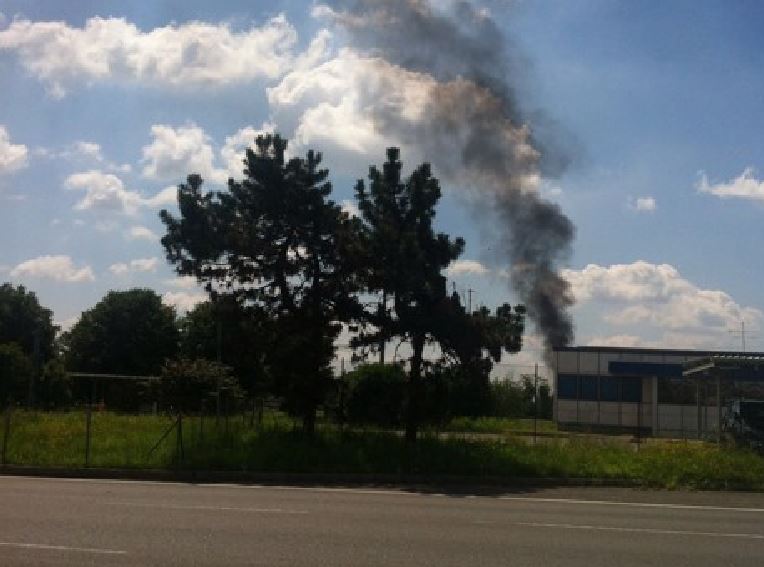 incendio campo rom
