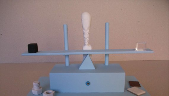 1.il_dio_degli_improbabili_equilibri