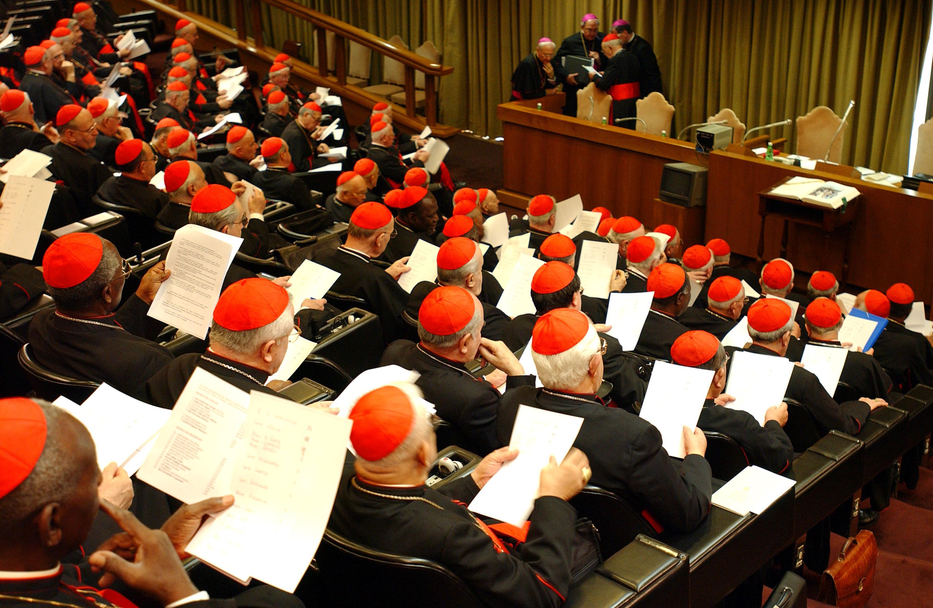 VERSO IL NUOVO: PAPA; LE RIUNIONI DEL COLLEGIO PRE-CONCLAVE, NEL 2005 'SECRETATE'