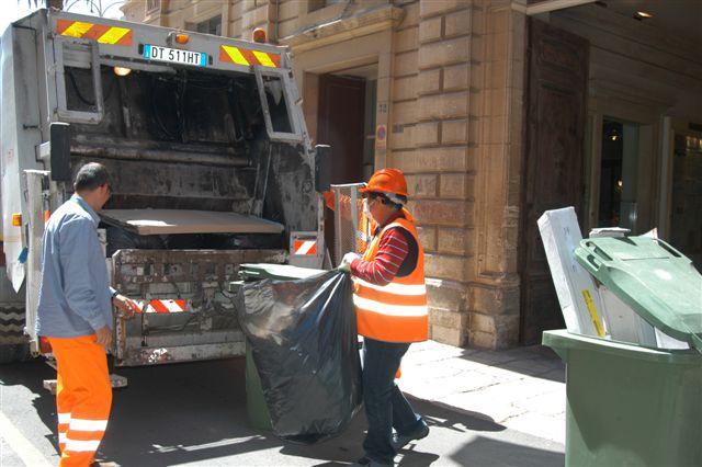 Bari, Amiu sotto accusa