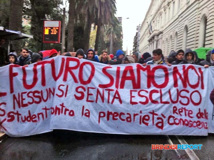 Bari, in centro manifestazione studentesca Bari, in centro manifestazione studentesca