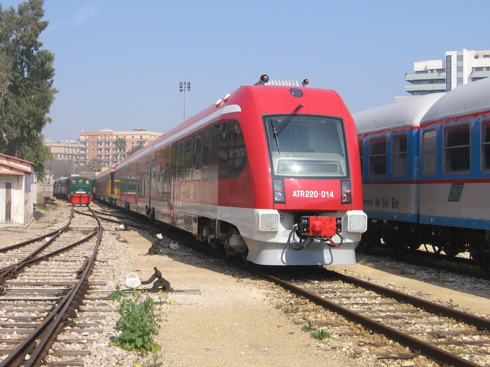 Dipendenti Ferrovie Sud-Est senza stipendio