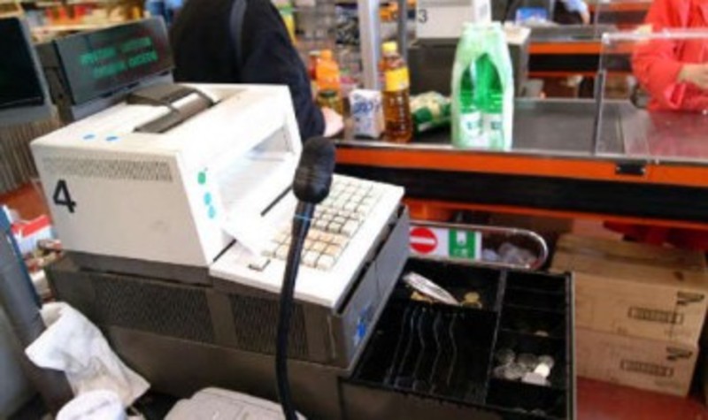 Molfetta, nigeriano ferma rapinatore