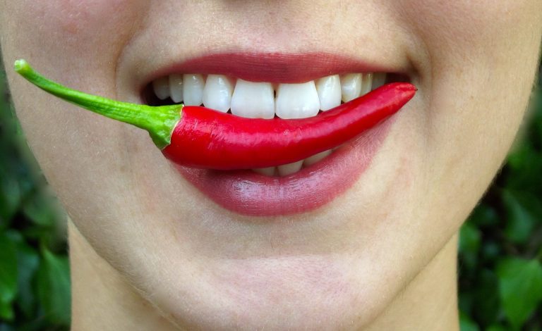 chilli-1437775_1920 sexlog, bocca e peperoncino