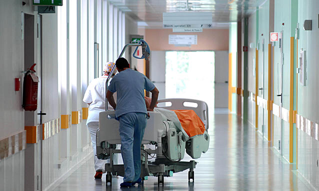 Tagli alla sanità, Emiliano pronto a chiudere ospedali