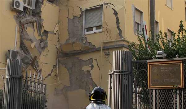 Napoli-crollano-palazzine-della-facolta-di-Veterinaria