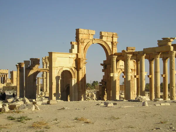 36829 Palmyra ruiny