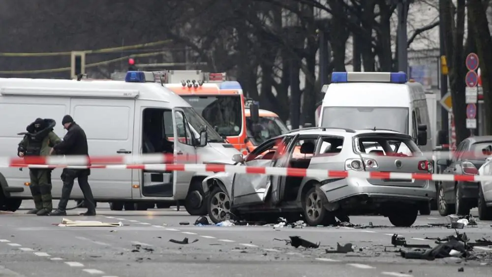 Berlino esplode auto forse un attentato