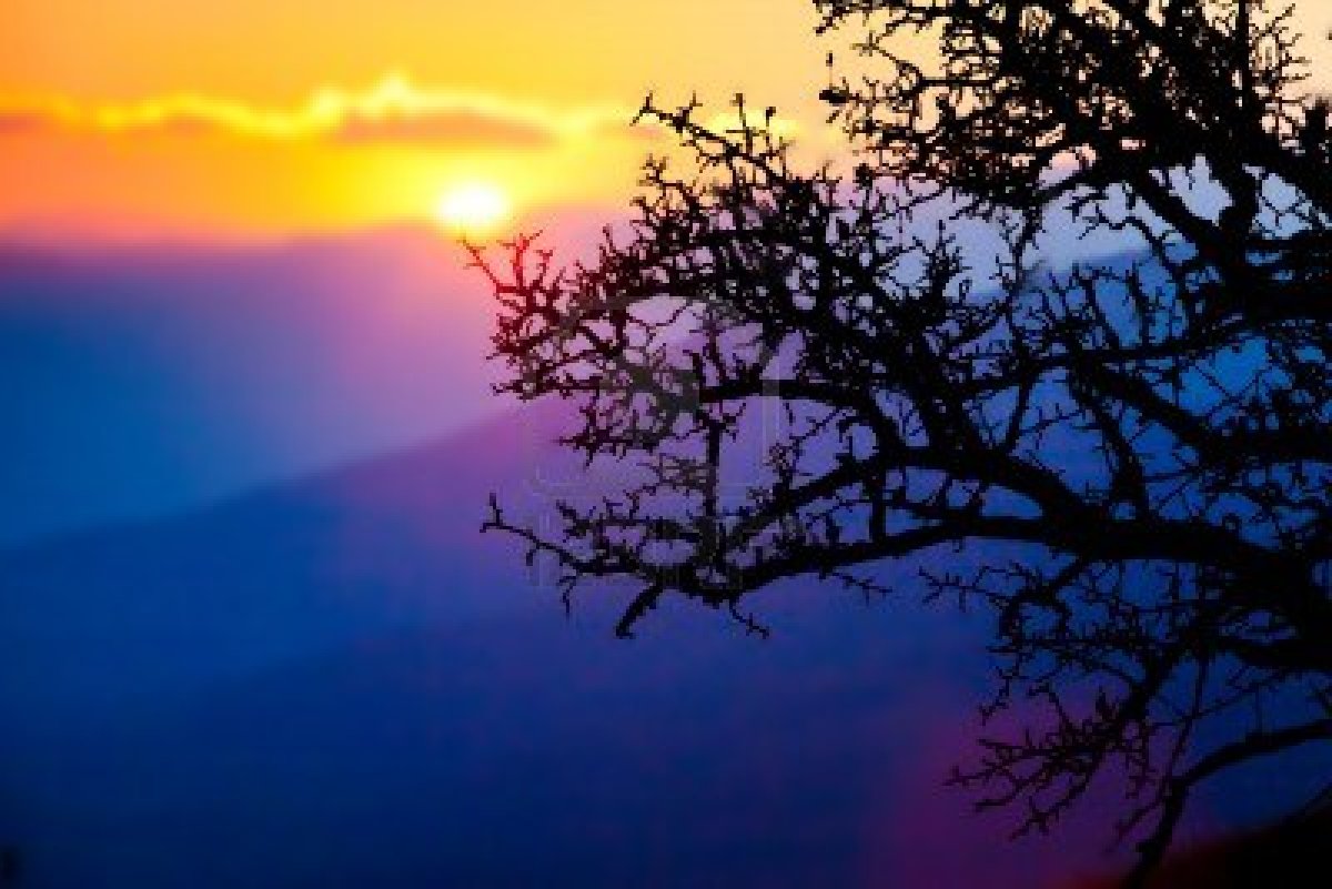 9858936 montagne panoramiche di crimea al tramonto