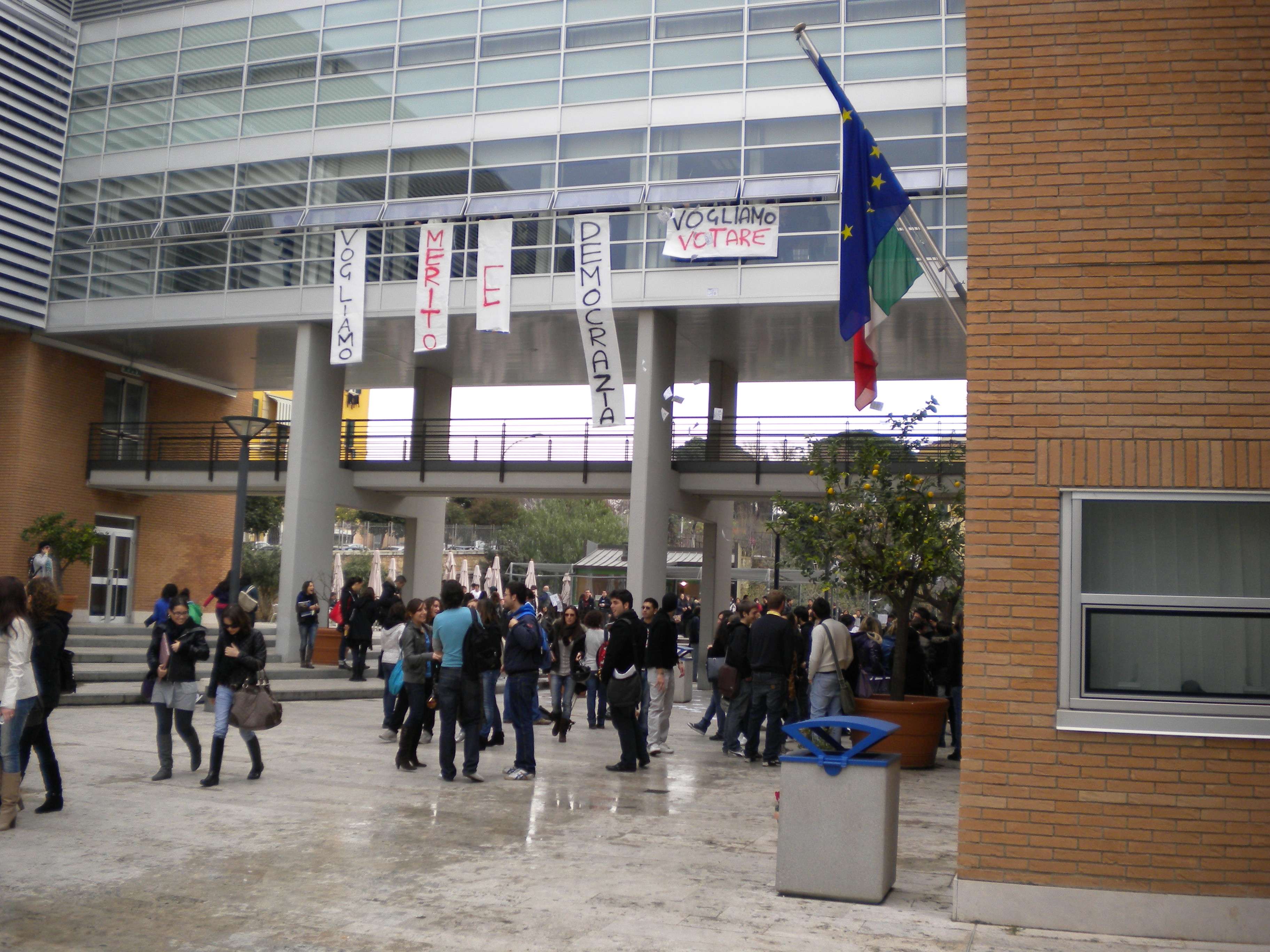 Occupazione Roma Tre 3 marzo 2010