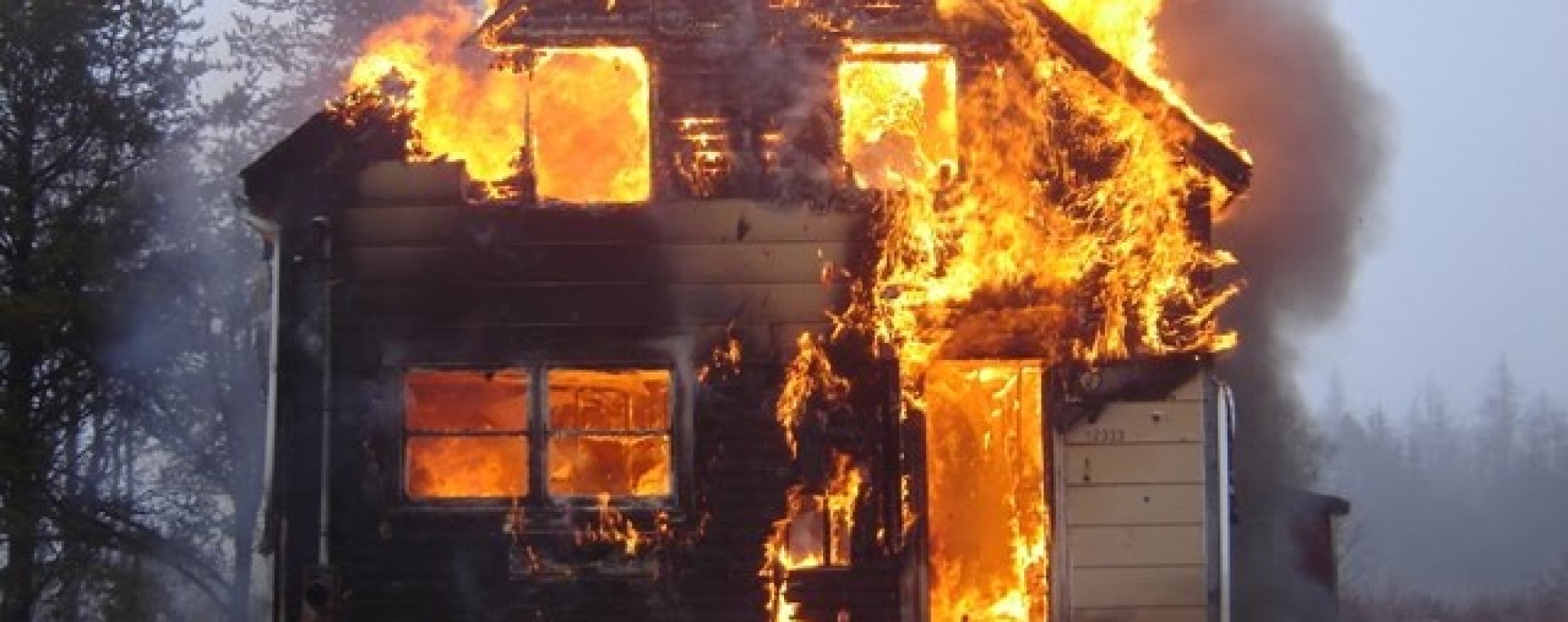 Un'intera famiglia uccisa da un incendio Un'intera famiglia uccisa da un incendio