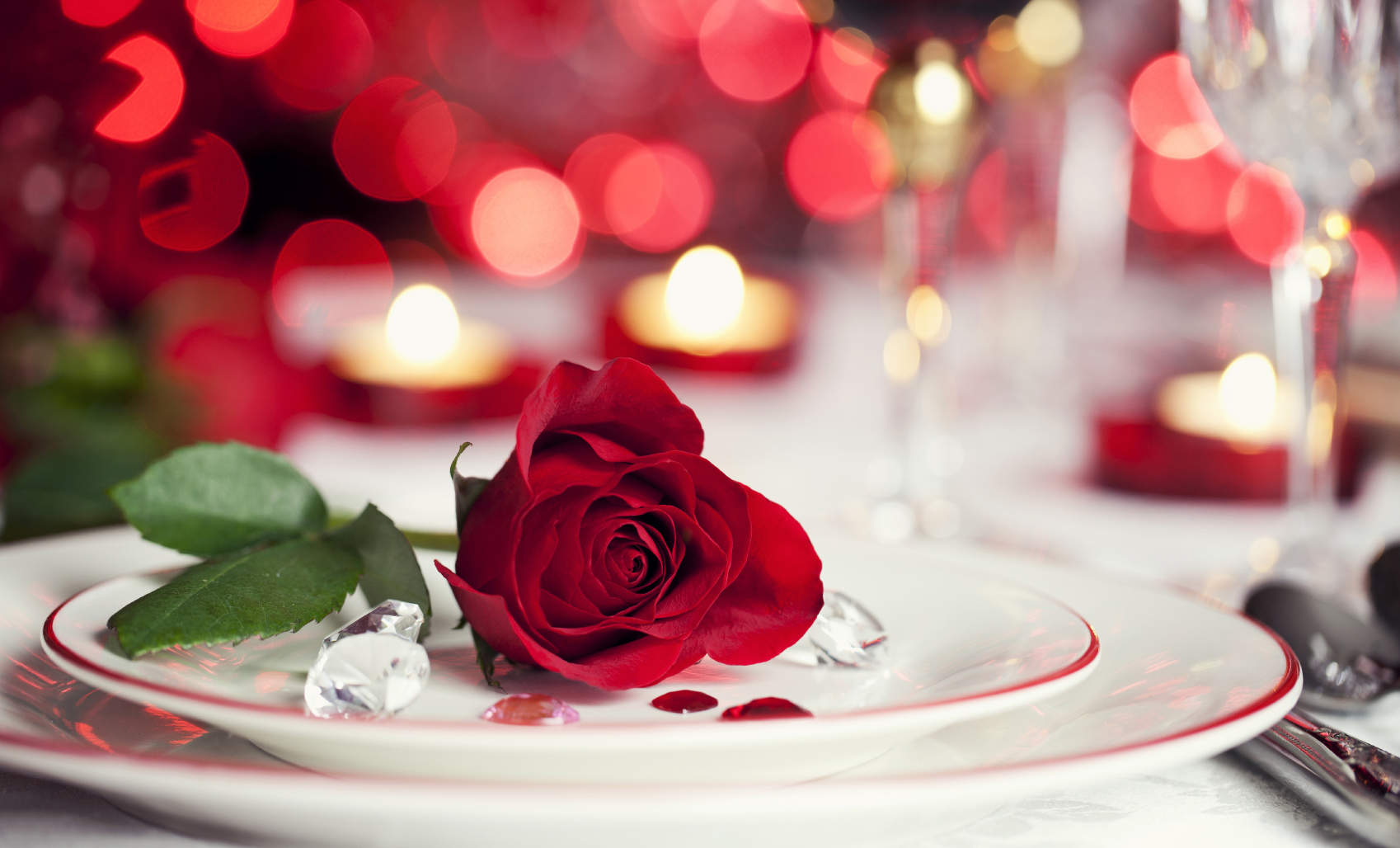 apparecchiare tavola romantica san valentino