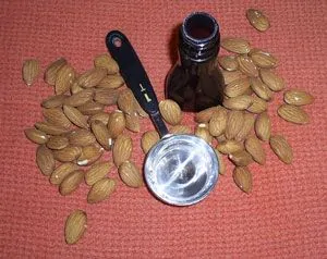 article new ehow images a05 3r s7 make own almond extract 800x800