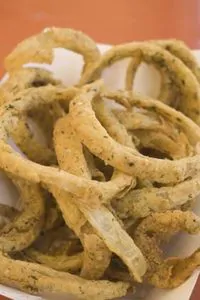 article new ehow images a07 vi 1c make thin sliced onion rings 800x800